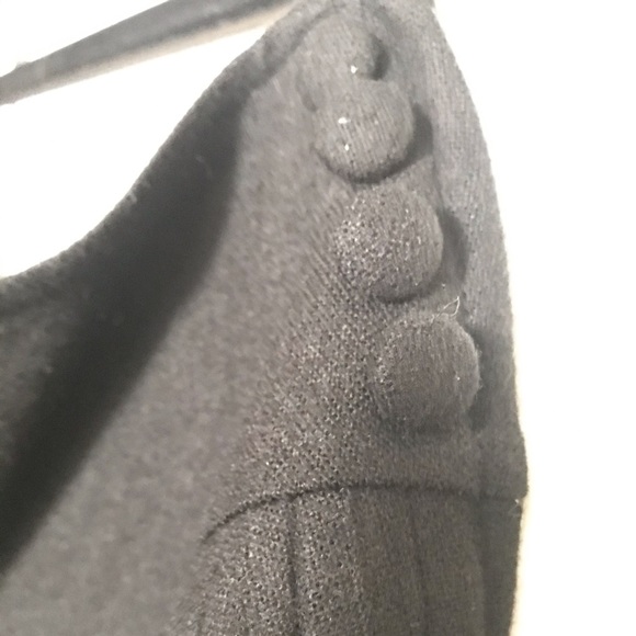 Black Short pleated winter mini-skirt. zipper. - Picture 3 of 3